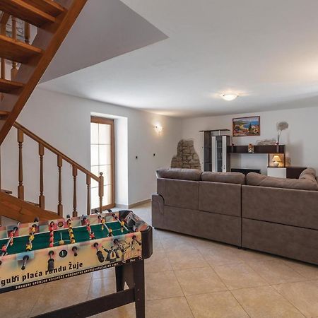 Lovely Home In Visnjan With Outdoor Swimming Pool エクステリア 写真
