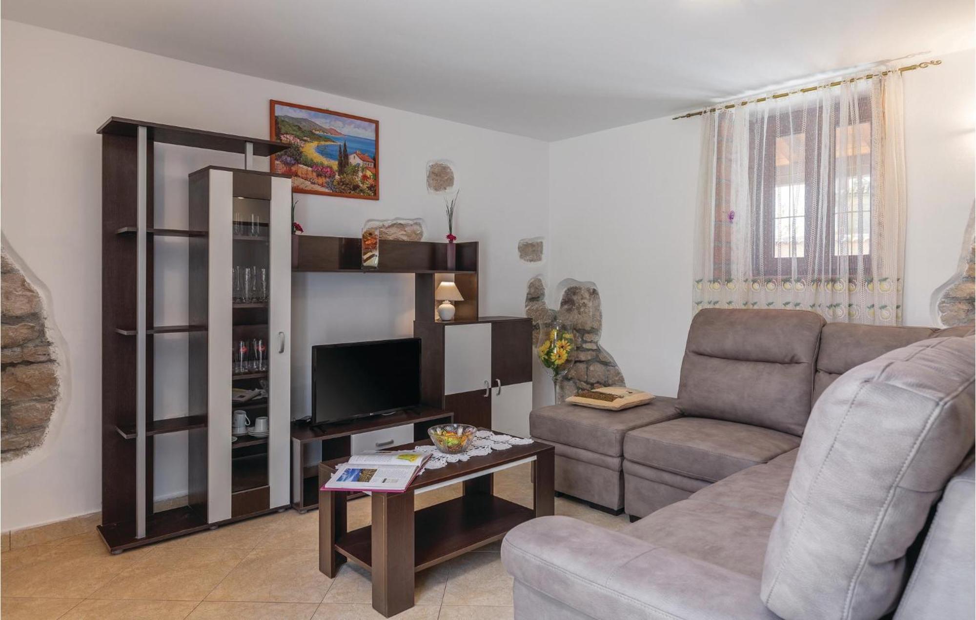 Lovely Home In Visnjan With Outdoor Swimming Pool エクステリア 写真